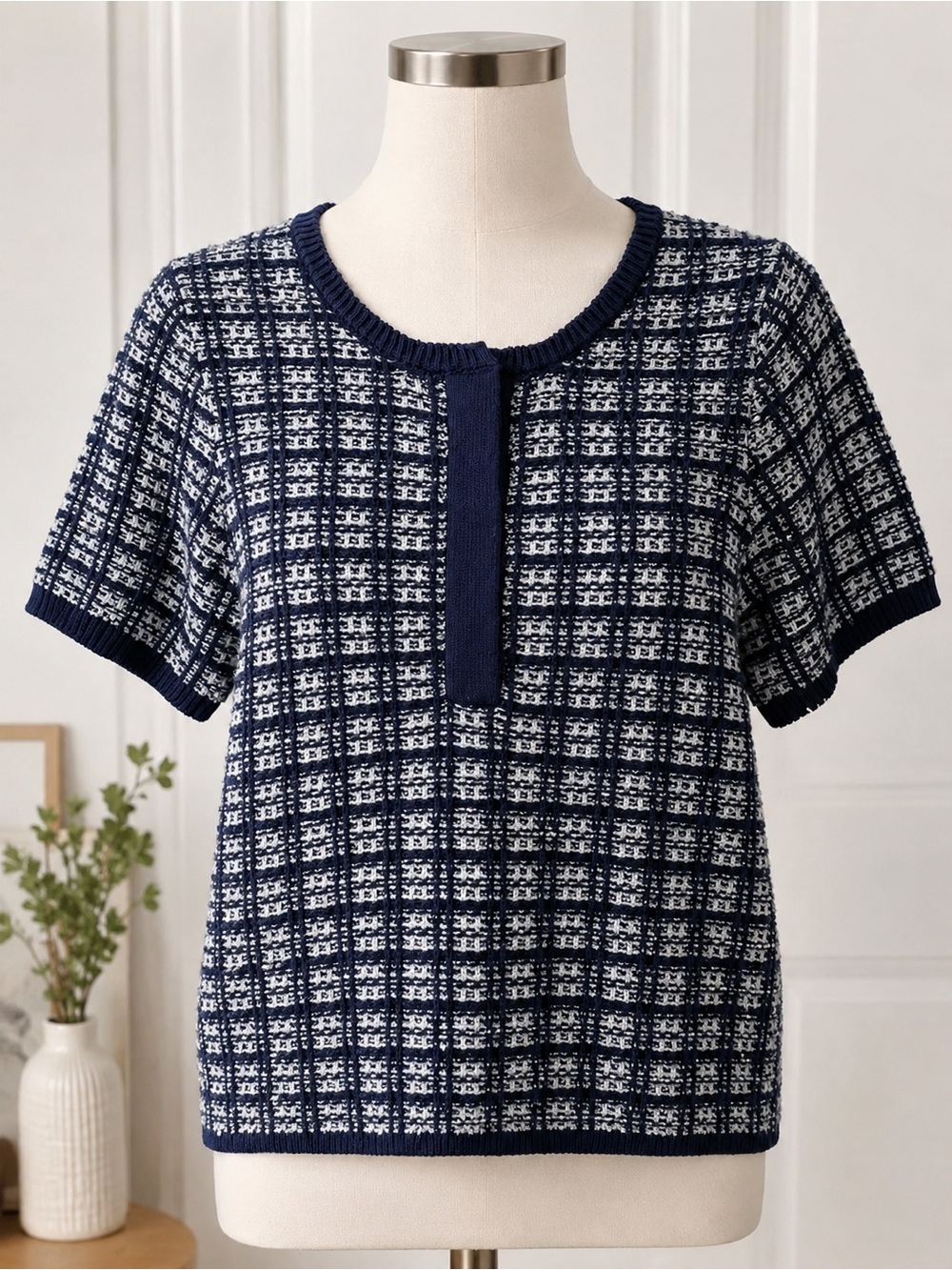 Free Assembly Navy & White Textured Plaid Knit Short Sleeve Top M